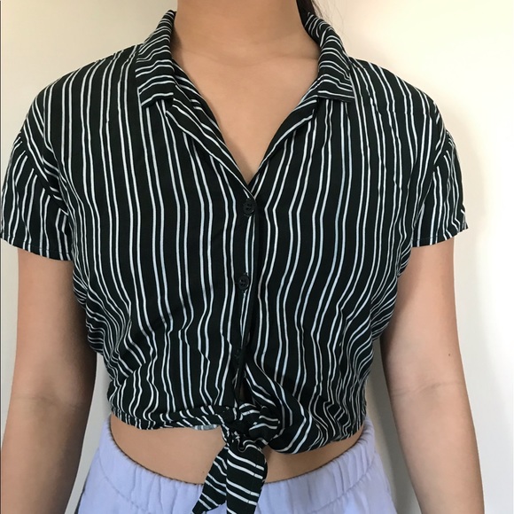 Stripped button up crop top - Picture 1 of 2